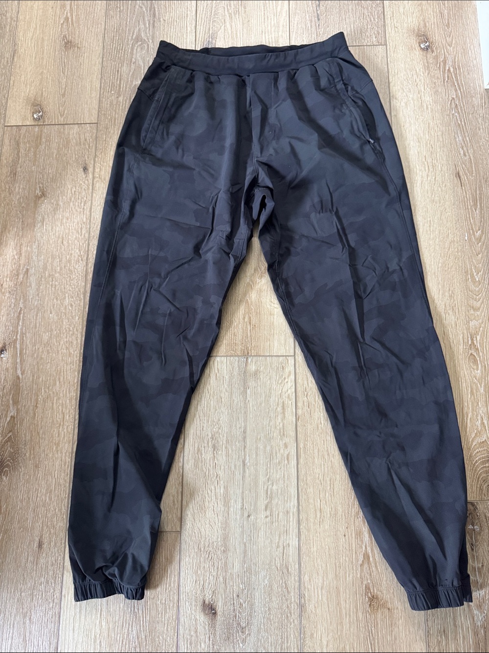 lululemon athletica Men's Black Camo Joggers